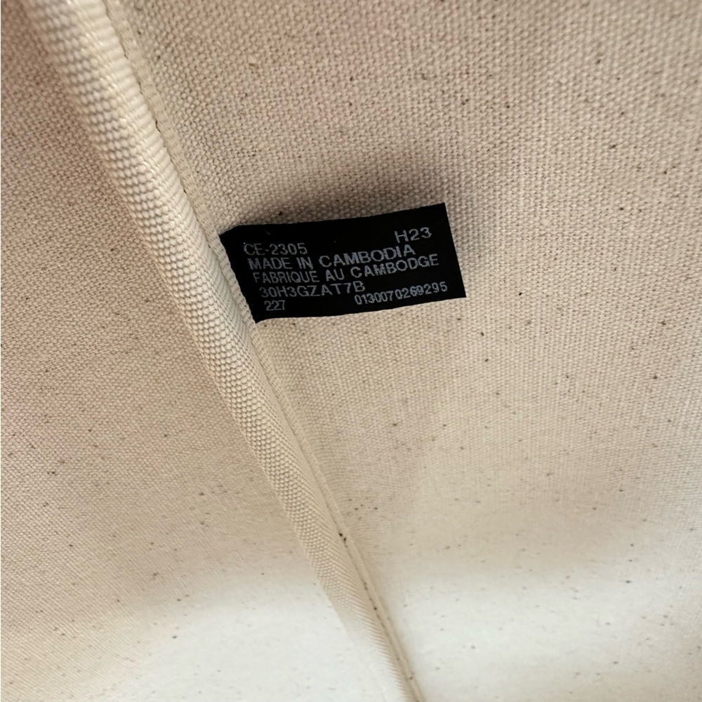 Michael Kors Tote Bag - Picture 6 of 16